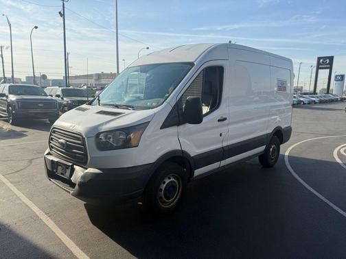 2018 Ford Transit-250 130 WB Medium Roof Cargo