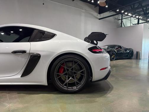 2024 Porsche 718 Cayman GT4 RS