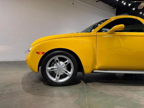 2004 Chevrolet SSR Base