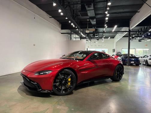 2019 Aston Martin Vantage Base