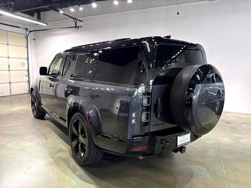 2024 Land Rover Defender 130 P400 X