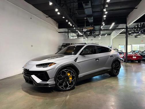 2024 Lamborghini Urus Performante