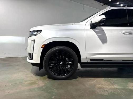 2023 Cadillac Escalade Sport