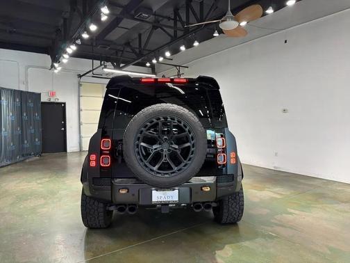 2025 Land Rover Defender P635 OCTA