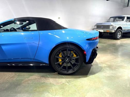 2021 Aston Martin Vantage Roadster