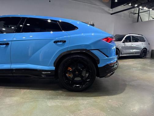 2023 Lamborghini Urus Performante