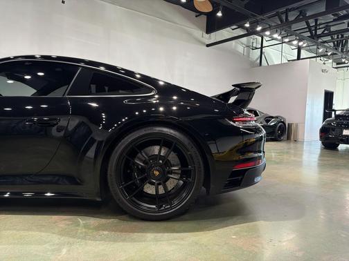 2023 Porsche 911 Carrera GTS