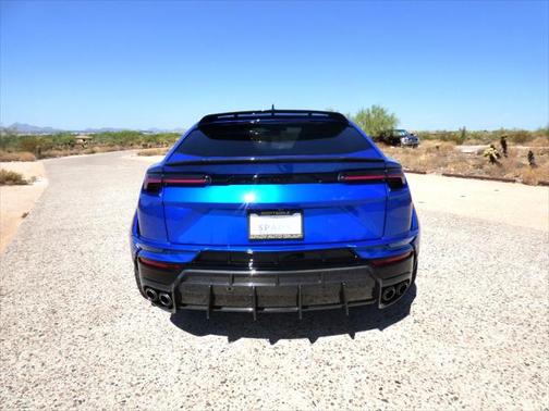 2023 Lamborghini Urus S
