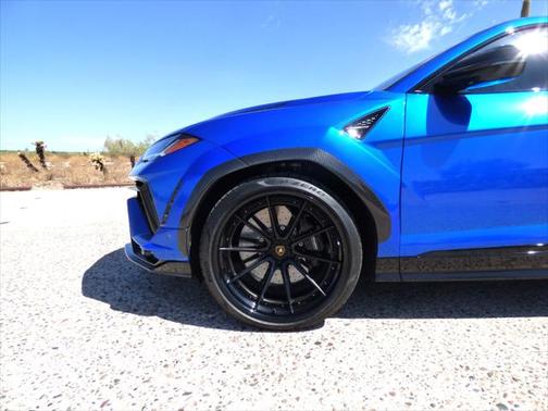 2023 Lamborghini Urus S