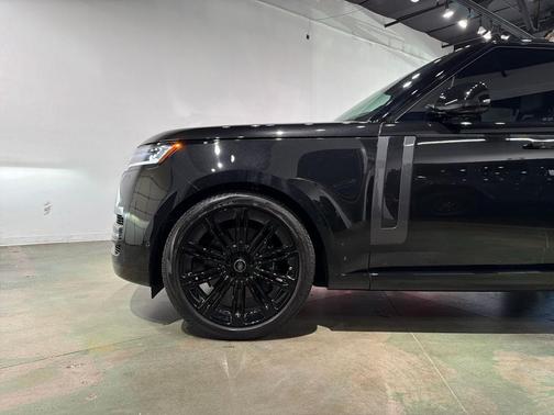 2024 Land Rover Range Rover SE