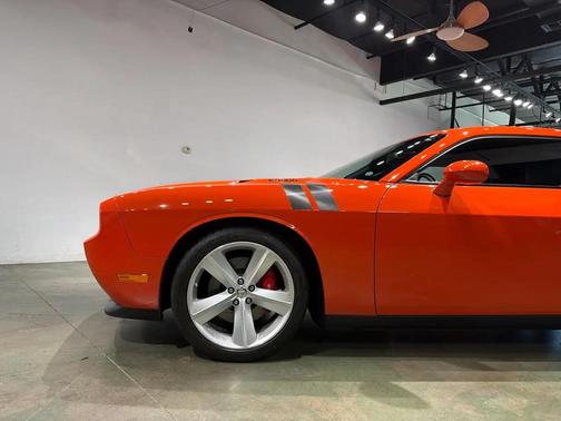 2009 Dodge Challenger SRT8