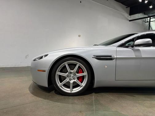 2006 Aston Martin V8 Vantage Base
