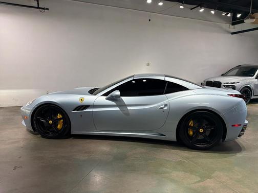 2013 Ferrari California Base