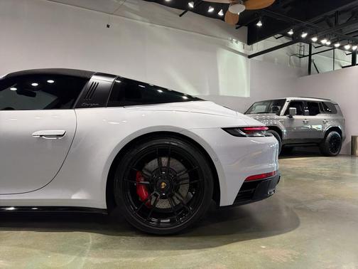 2024 Porsche 911 Targa 4