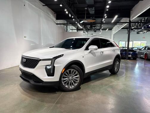 2024 Cadillac XT4 Premium Luxury