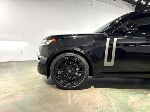 2025 Land Rover Range Rover P400 SE 7 Seat