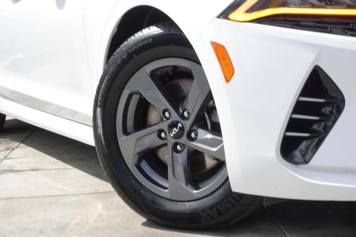 2022 Kia K5 LX