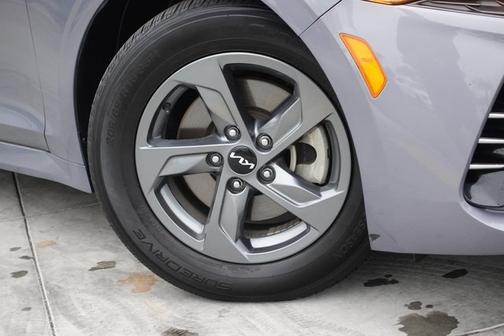 2022 Kia K5 LX