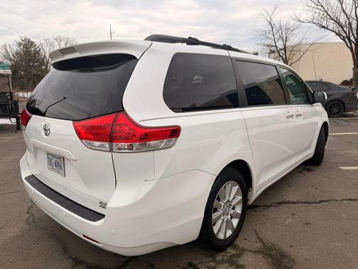 2014 Toyota Sienna XLE