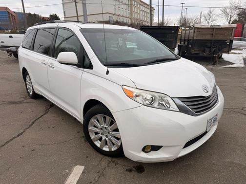 2014 Toyota Sienna XLE