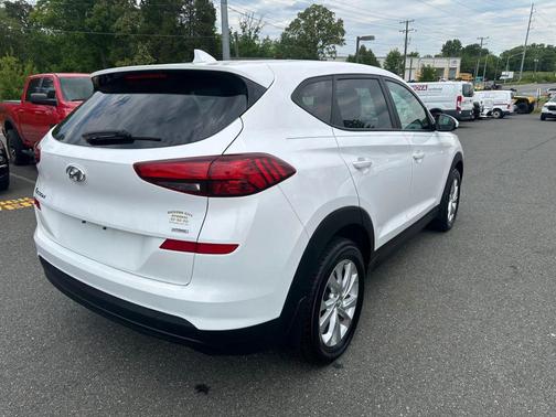 Cream White 2020 Hyundai TUCSON SE