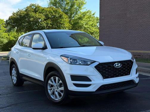Cream White 2020 Hyundai TUCSON SE