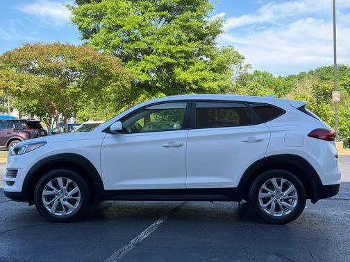 Cream White 2020 Hyundai TUCSON SE
