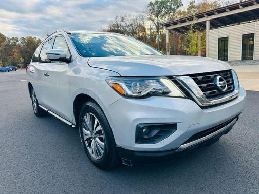2018 Nissan Pathfinder SV