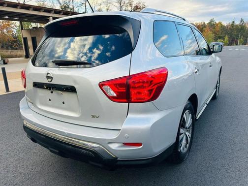 2018 Nissan Pathfinder SV