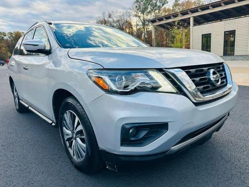 2018 Nissan Pathfinder SV