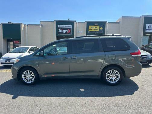 2014 Toyota Sienna XLE