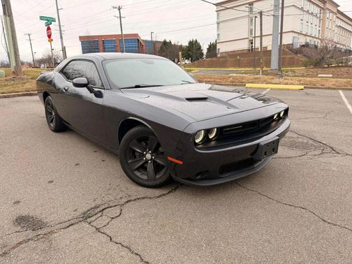 2016 Dodge Challenger SXT