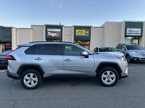 2019 Toyota RAV4 Hybrid LE