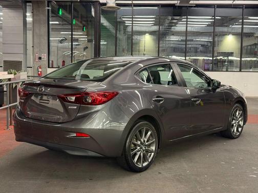 2018 Mazda Mazda3 Touring