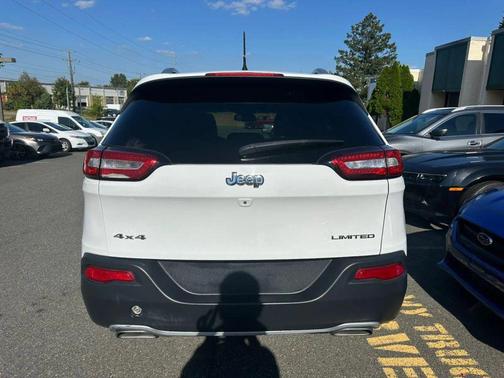 2015 Jeep Cherokee Sport