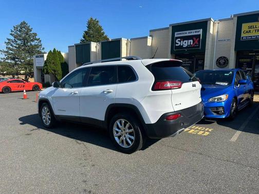 2015 Jeep Cherokee Sport