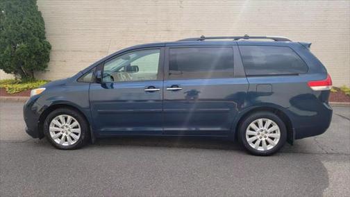 2012 Toyota Sienna XLE