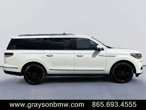 2023 Lincoln Navigator L Reserve