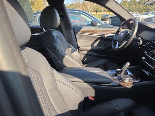 2022 BMW 530 i xDrive