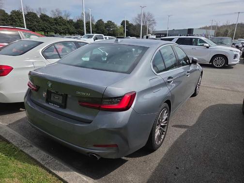 2023 BMW 330 i xDrive