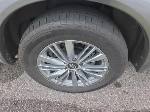 2021 INFINITI QX80 Luxe