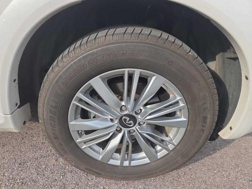 2018 INFINITI QX80 Base