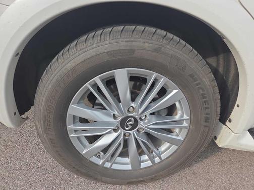 2018 INFINITI QX80 Base