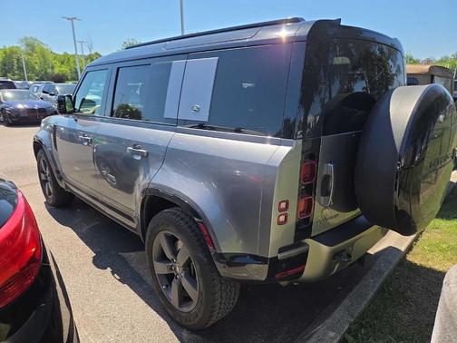 Eiger Grey 2024 Land Rover Defender P400 X-Dynamic SE