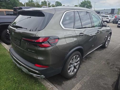 Green 2026 BMW X5 xDrive40i
