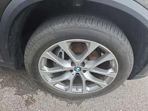 Green 2026 BMW X5 xDrive40i