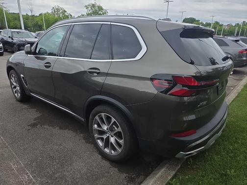 Green 2026 BMW X5 xDrive40i
