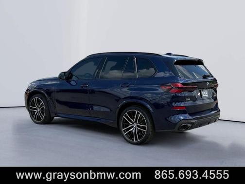 2024 BMW X5 M60i