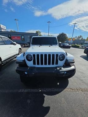 2020 Jeep Wrangler Unlimited Sahara Altitude