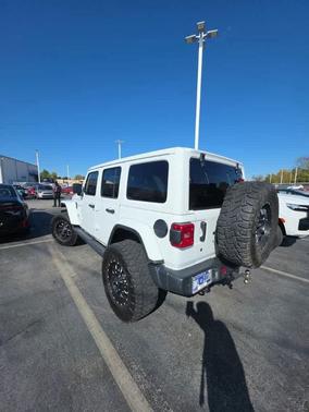 2020 Jeep Wrangler Unlimited Sahara Altitude